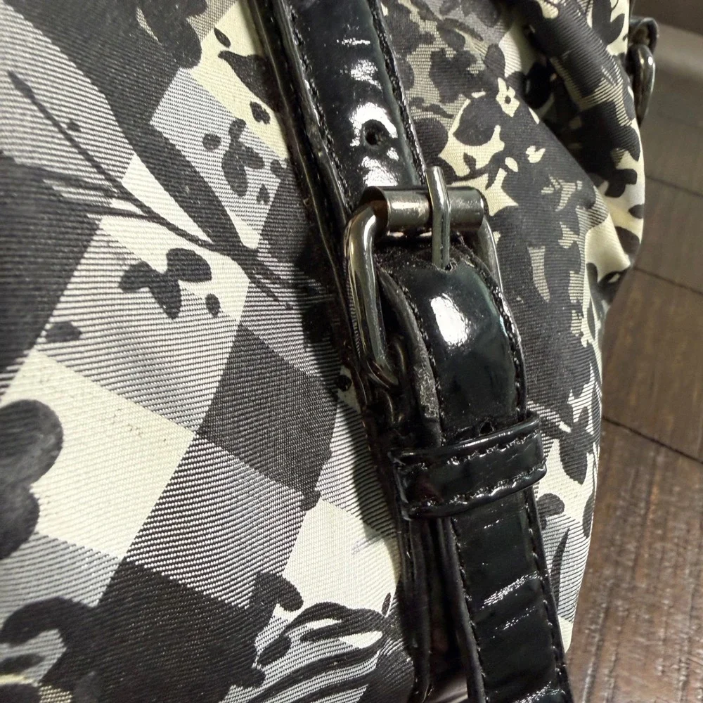 The Unbranded Brand this satchel